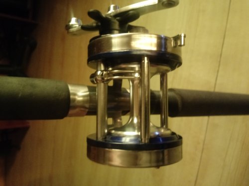 Reel SPINIT mod. Off Shore y caña WATERDOG mod. Stratus 2101
