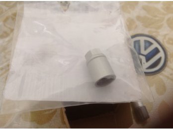 Vendo permuto  censor de llantas para Amarok Tel 3436337698