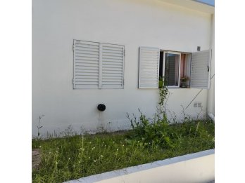 Alquiler Monoambiente p/baja, todos los serv. conectados.