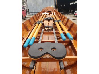 Bote de Travesía. Par doble con timonel