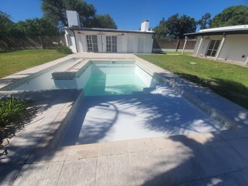 ✅️VENDO O PERMUTO GRAN CASA CON PILETA, QUINCHO Y PARQUE
