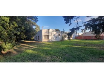 SE VENDE CASONA ANTIGUA CON GRAN TERRENO, ALDEA BRASILERA‼‼