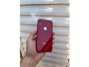 iphone xr rojo con 83% de bateria