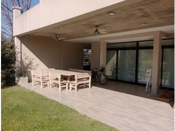 VENDO GRAN CASA !!!