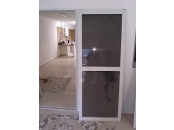 Puerta de aluminio sin marco