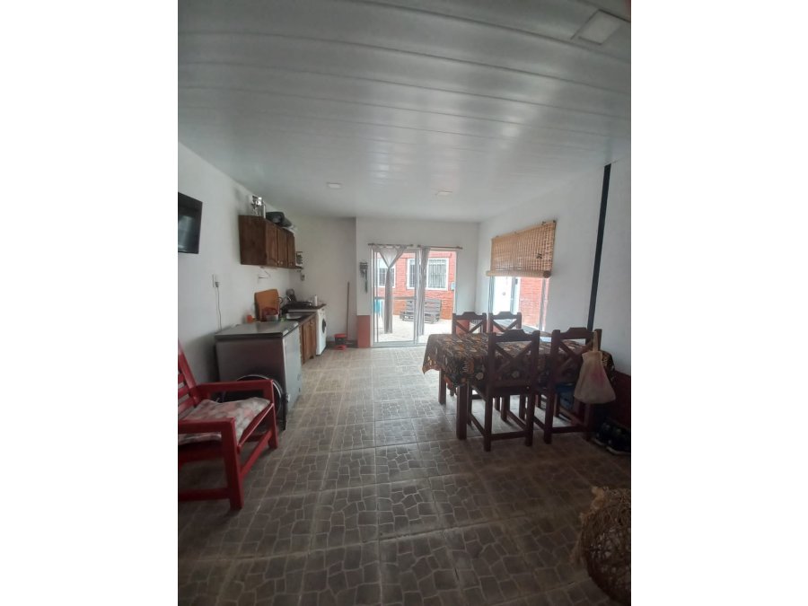 VENTA PROPIEDAD 2 DORM CRISOLOGO LARRALDE PARANA