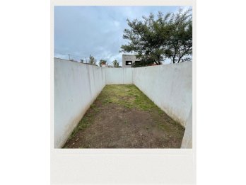 SE ALQUILA DÚPLEX 2 DOR.C/COCH./PATIO -PETRONA ROSENDE 2388.-