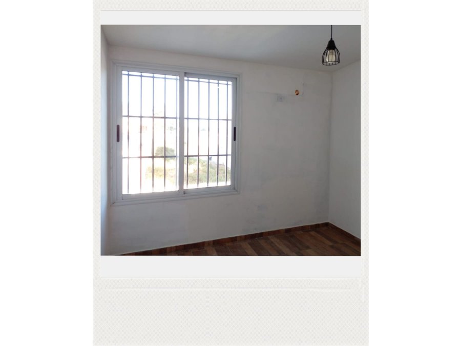 SE ALQUILA DÚPLEX 2 DOR.C/COCH./PATIO -PETRONA ROSENDE 2388.-