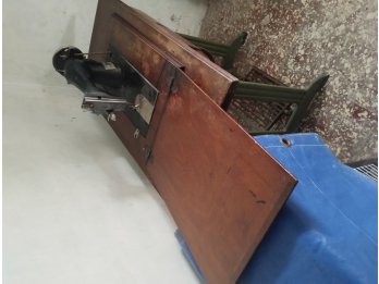 Vendo máquina de coser marca Godeco