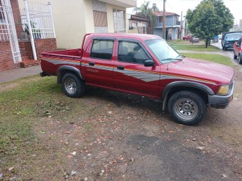 TOYOTA HILUX DX