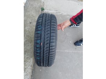 Cinturato Pirelli - 185 65 R15 con llanta.