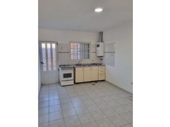 Alquilo Duplex impecable centrico