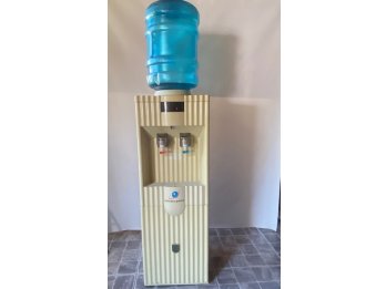 DISPENSER AGUA CALIENTE Y FRIA IMPECABLE con 1 BIDON de AGUA