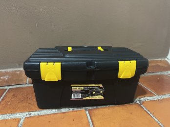 Caja de Herramientas 16”