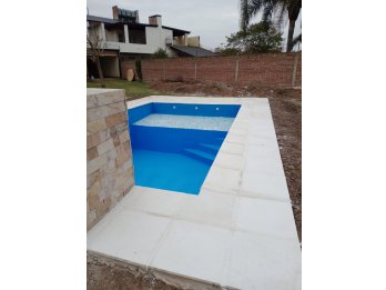 Piscinas karakonstantys:Construcción de piscinas de hormigón