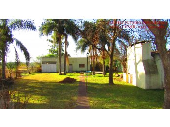 VENDEMOS CASA QUINTA SOBRE RUTA 12 (INGRESO A PARANA)