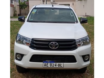 Vendo Toyota Hilux DX DC 4x2 TM, 2020, 57.000 km