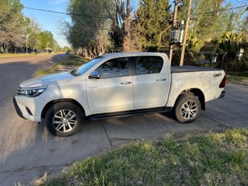 Toyota Hilux SRX 4X4 2016 Automatica, Cuero