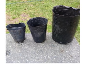 MACETAS NEGRAS DE PLASTICO DURABLE .PLANTINES 3 MEDIDAS