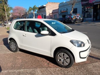 VW Up! Move con dir hidráulica y aac 3ptas 2015