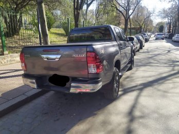 Vendo Hilux 4x4 SR 2.8 mod 2023