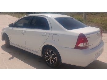 Vendo etios excelente estado