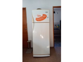 Heladera con freezer GAFA - HGFD 3600