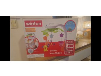 Juguete de cuna con sonido y luces Winfun