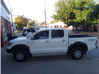 Hilux 4*4 aut 2008 245.000km. Vendo o permuto mayor-menor