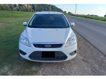 FORD FOCUS 1.6 TREND 4P AÑO 2.013