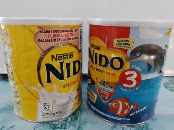 Latas de leche vacías