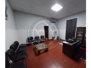 VENTA Casa amplia. ¡Ideal para vivienda y trabajo!