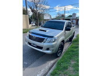 EXCELENTE TOYOTA HILUX SR 3.0 4x2