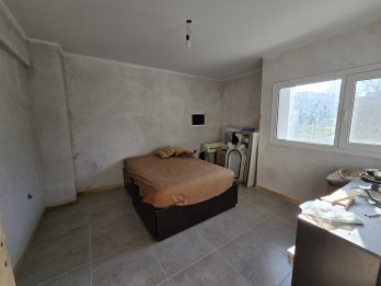 MODERNA CASA A TERMINAR DETALLES