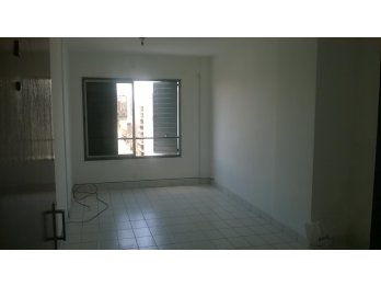 Vendo departamento en pleno centro desocupado