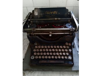 ANTIGUA MAQUINA OLIVETTI M-20