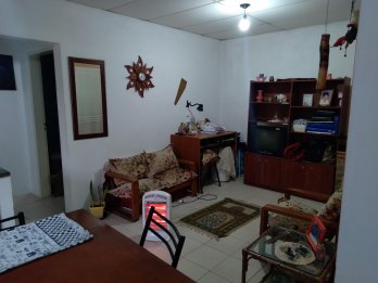 Vendo casa 1/dorm.coch. y fondo c/1611 al 2100 Z/B.AEREA