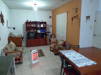 Vendo casa 1/dorm.coch. y fondo c/1611 al 2100 Z/B.AEREA