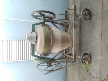 VENDO  MAQUINA HORMIGONERA DE BOLTEO 350LITROS EN MUY BUEN E