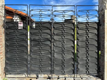 PORTON COLONIAL DE REJAS con automatizacion.