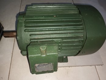 Vendo Motor trifásico de 4hp 2890rpm