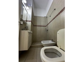 Alquilamos, depto. en Planta Alta calle Amaro villanueva