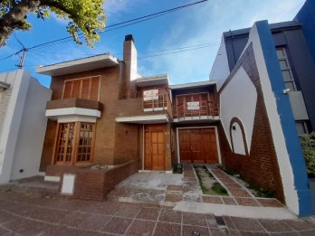 vendo casa de categoría en pleno parque urquiza