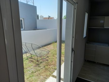 CASAS EN VENTA COMPEJO CERRADO CALLE BRASIL PARANA