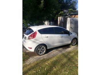 Vendo Ford Fiesta Kinetic Desing