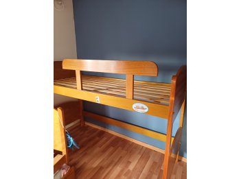 Vendo cama litera de madera guatambú