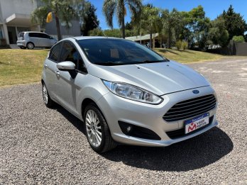 FORD FIESTA 1.6 KINETIC SE. Recibo vehículos.