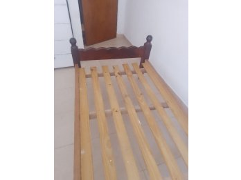 Cama de algarrobo