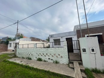 VENDO CASA A RECICLAR - B° SAN AGUSTIN.