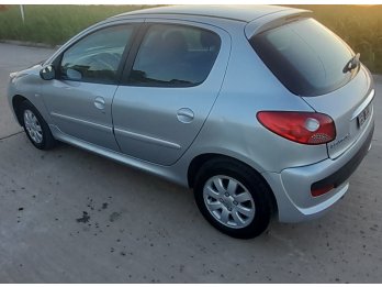 PEUGEOT 207-1.4 2009